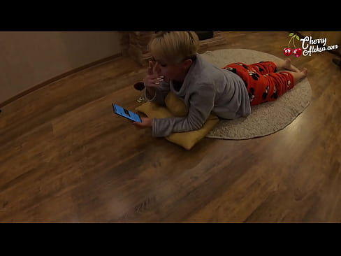 ❤️ Mcheshi Mwenye Kichaa Anayenyonya Diki Kubwa Akimnyonya na Kumdunda Juu yake - Ngono ya Mkundu ❌  ❤